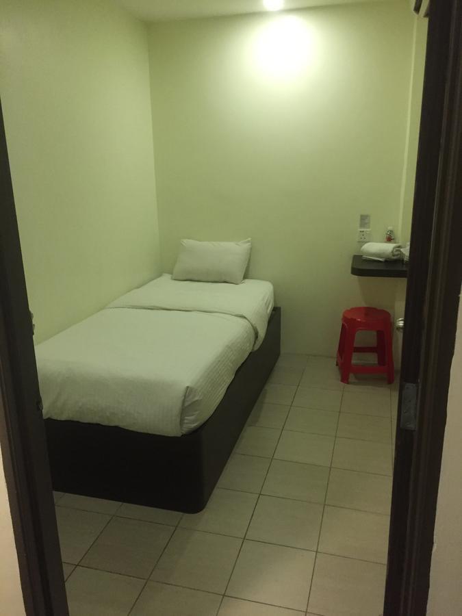 Desa House Hotel Kepong Exterior photo