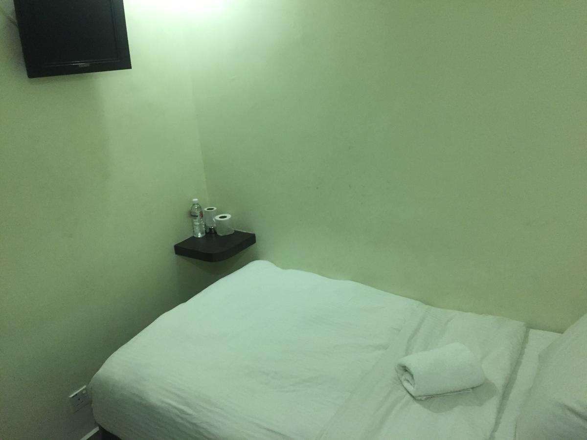 Desa House Hotel Kepong Exterior photo