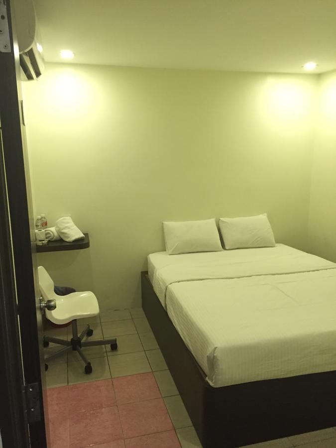 Desa House Hotel Kepong Exterior photo